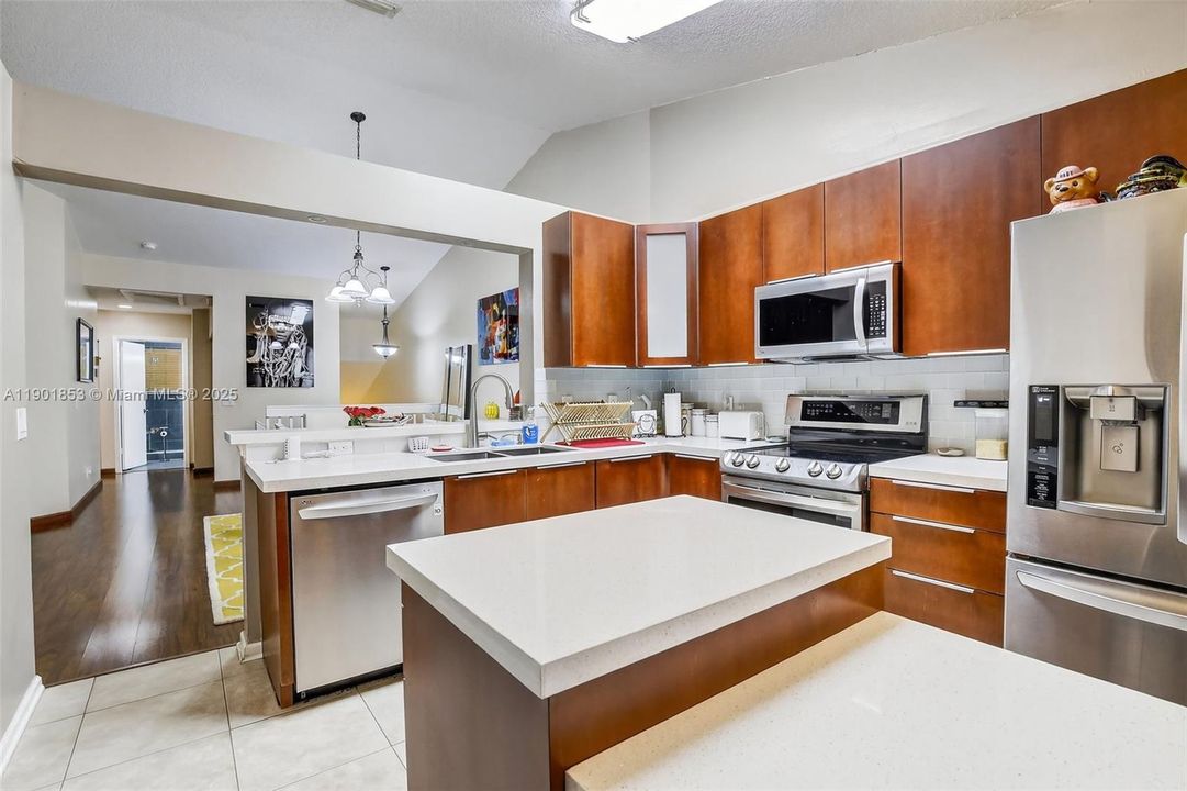 For Rent: $3,300 (3 beds, 2 baths, 1760 Square Feet)