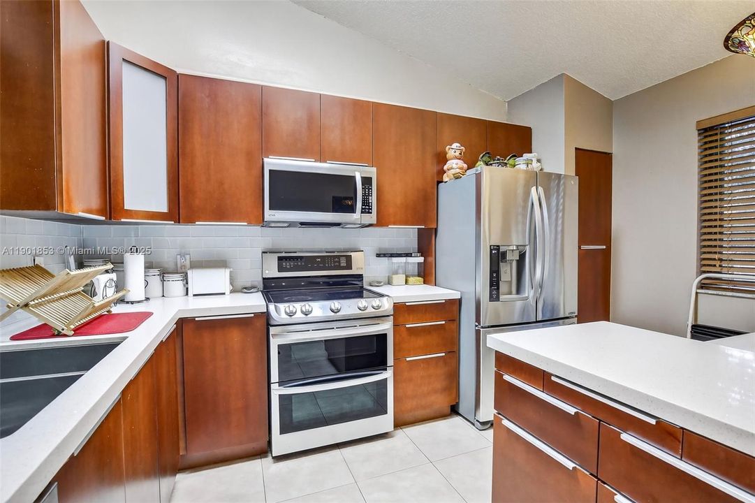 For Rent: $3,300 (3 beds, 2 baths, 1760 Square Feet)