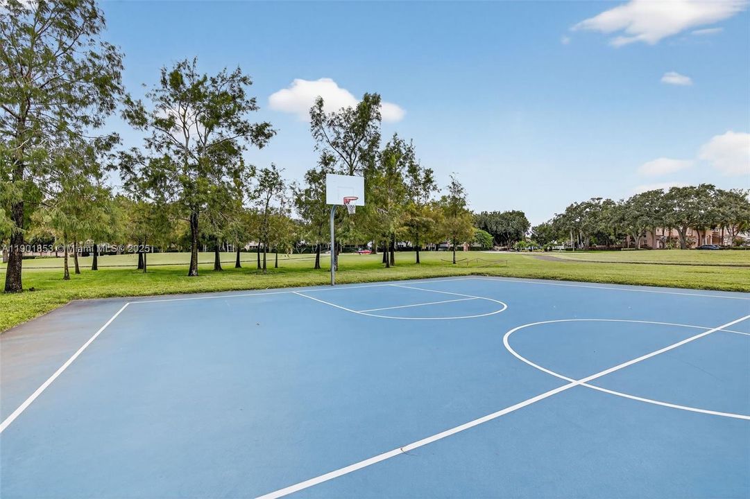 For Rent: $3,300 (3 beds, 2 baths, 1760 Square Feet)