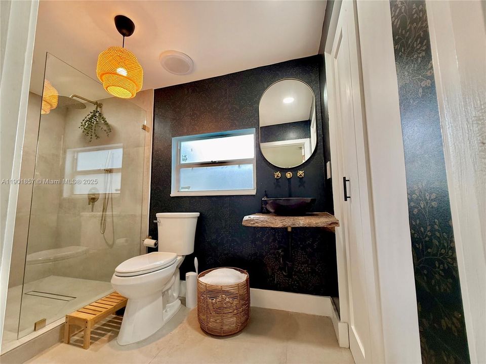 For Sale: $679,000 (3 beds, 2 baths, 1594 Square Feet)