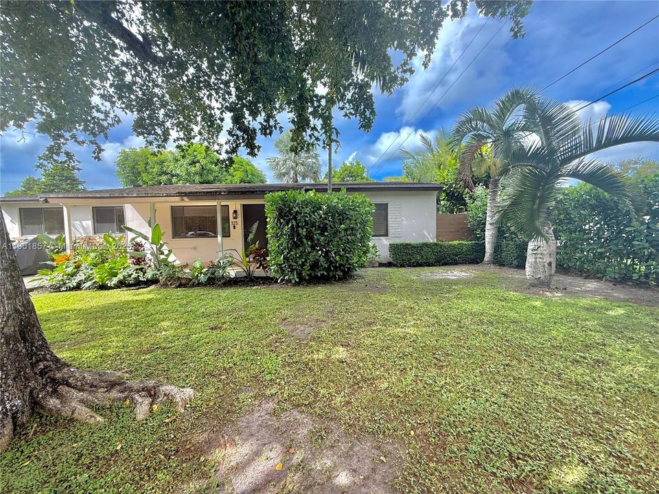 For Sale: $679,000 (3 beds, 2 baths, 1594 Square Feet)