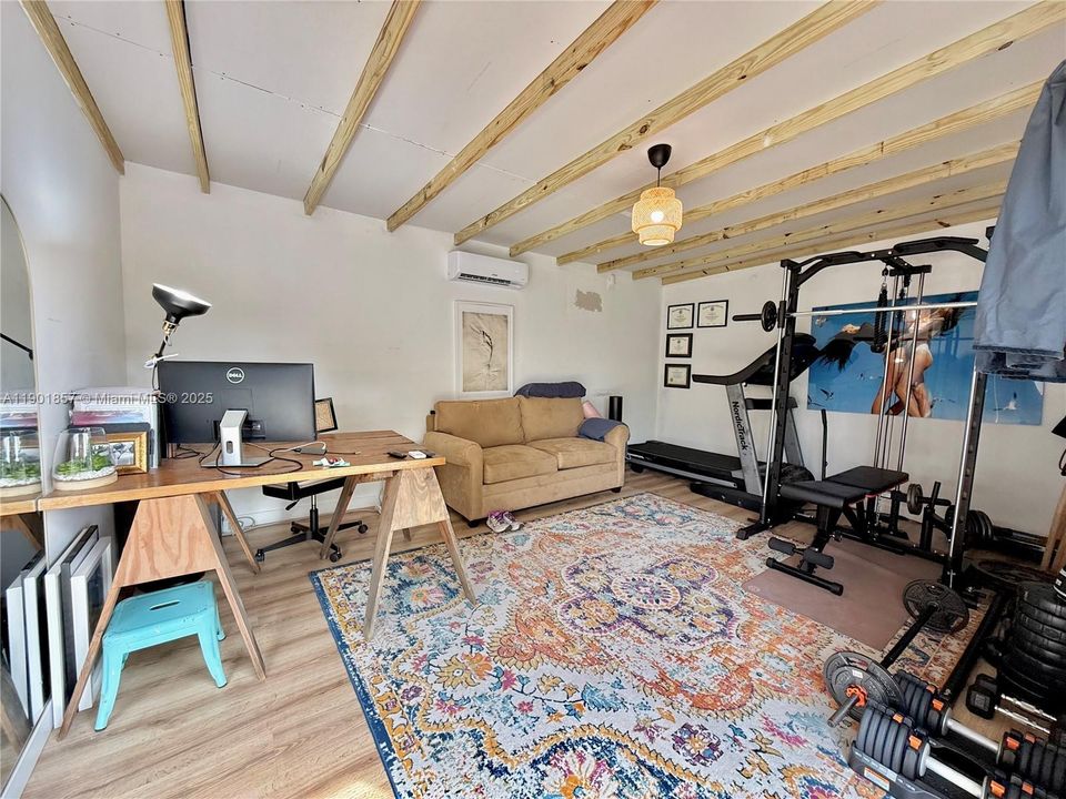 For Sale: $679,000 (3 beds, 2 baths, 1594 Square Feet)