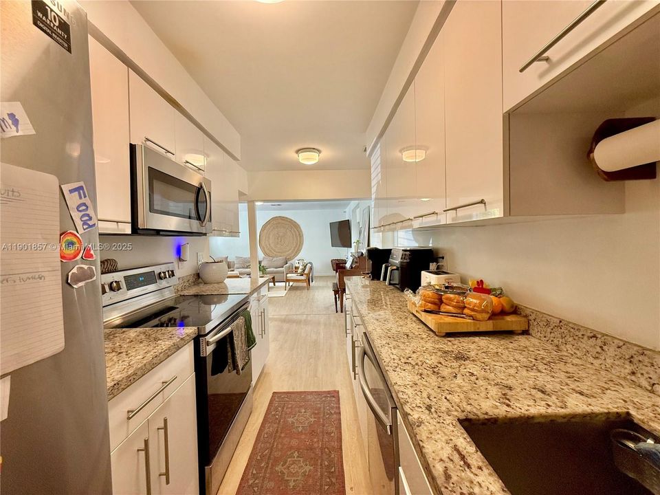 For Sale: $679,000 (3 beds, 2 baths, 1594 Square Feet)