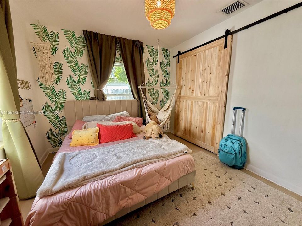 For Sale: $679,000 (3 beds, 2 baths, 1594 Square Feet)