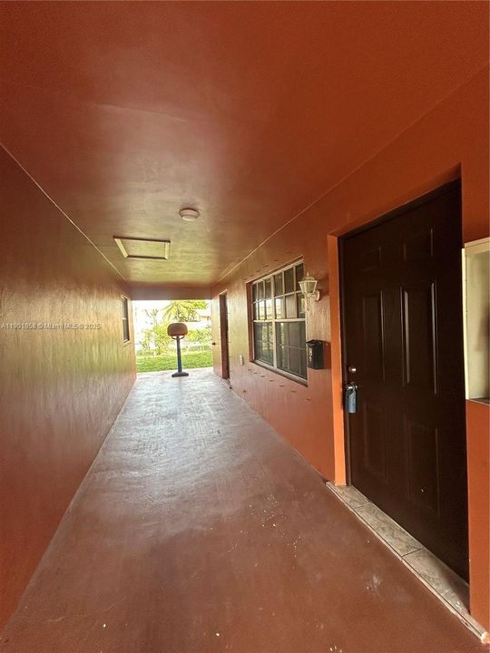 For Rent: $1,375 (1 beds, 1 baths, 600 Square Feet)