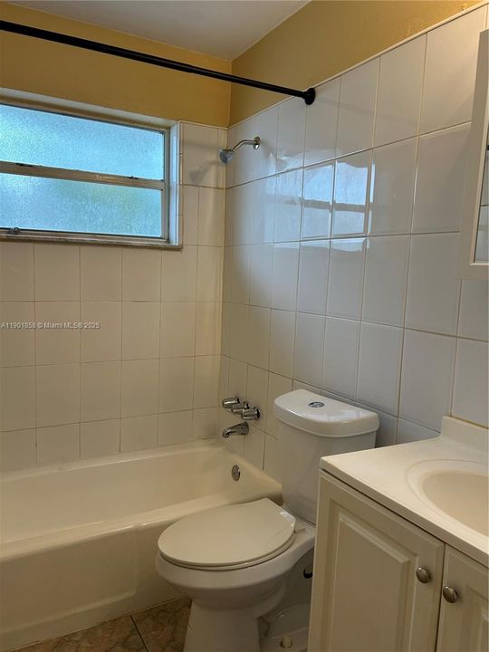 For Rent: $1,375 (1 beds, 1 baths, 600 Square Feet)