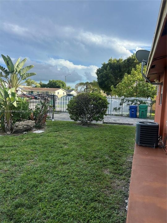 For Rent: $1,375 (1 beds, 1 baths, 600 Square Feet)