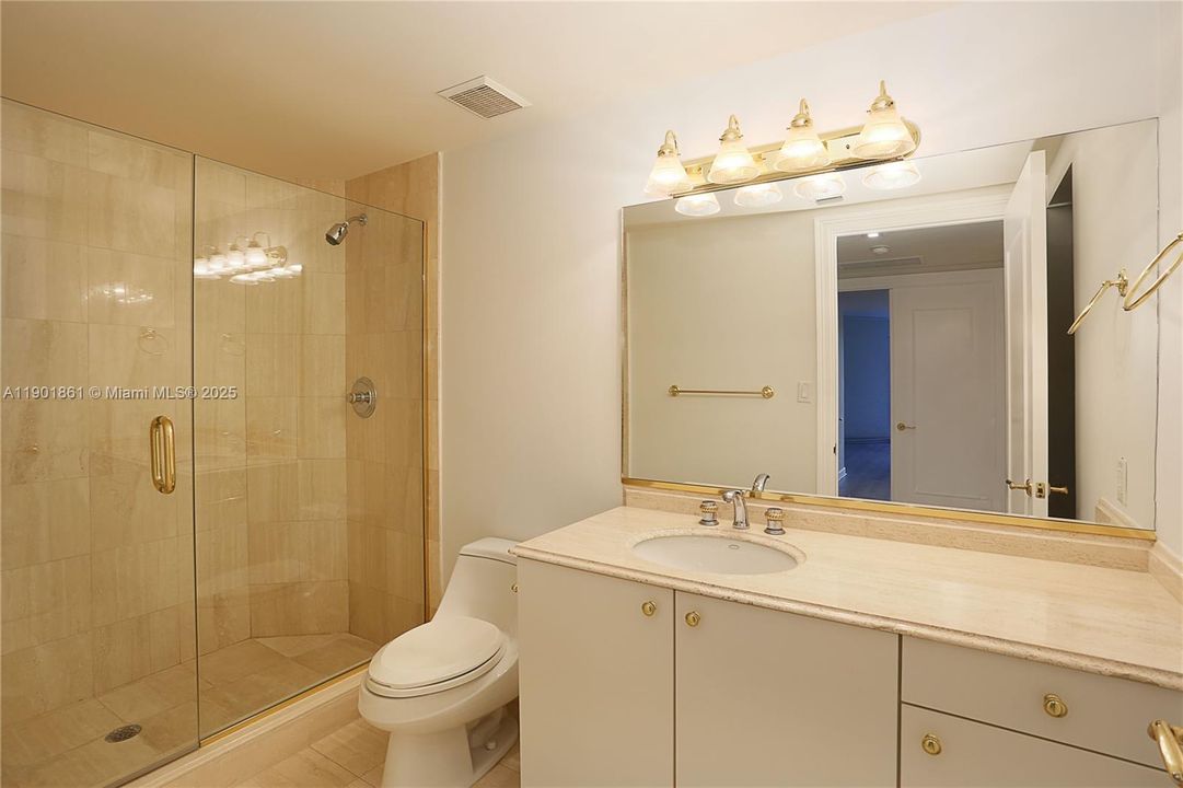 Recently Rented: $8,900 (2 beds, 3 baths, 2490 Square Feet)