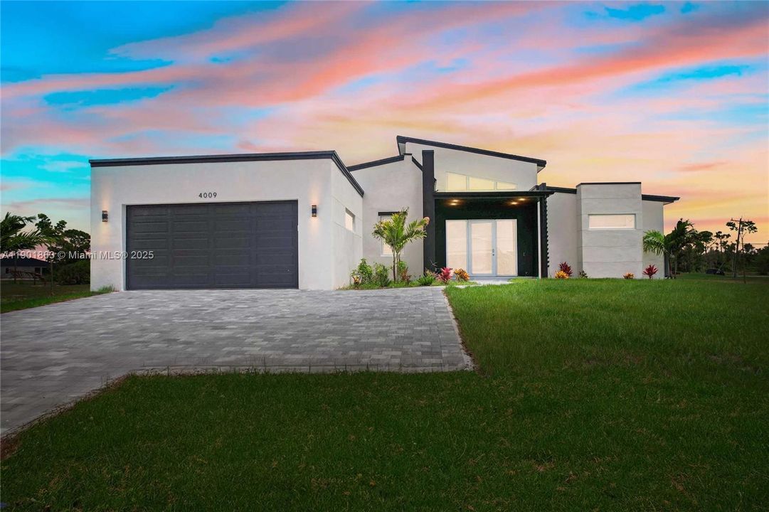 For Sale: $799,900 (4 beds, 3 baths, 2295 Square Feet)