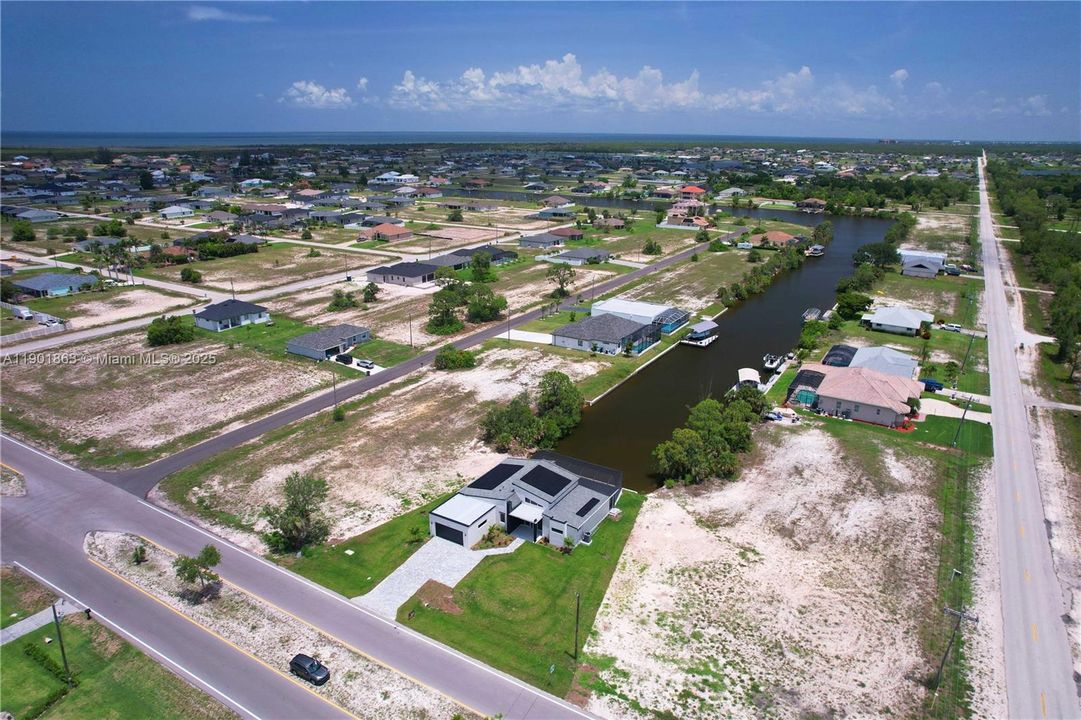 For Sale: $799,900 (4 beds, 3 baths, 2295 Square Feet)