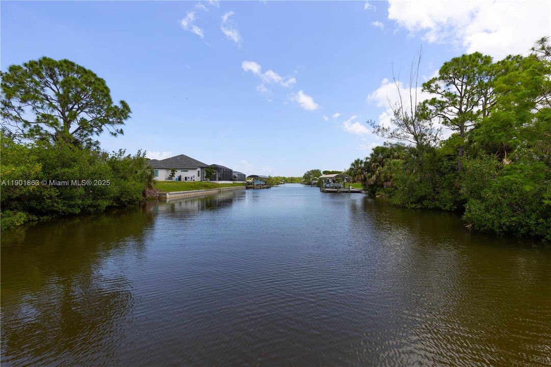 For Sale: $799,900 (4 beds, 3 baths, 2295 Square Feet)