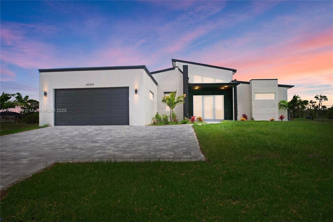 For Sale: $799,900 (4 beds, 3 baths, 2295 Square Feet)