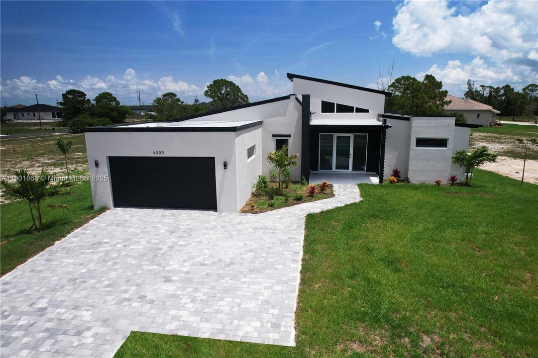 For Sale: $799,900 (4 beds, 3 baths, 2295 Square Feet)