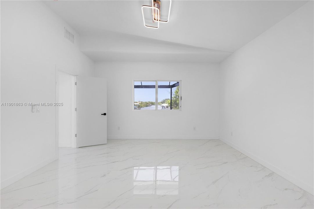 For Sale: $799,900 (4 beds, 3 baths, 2295 Square Feet)