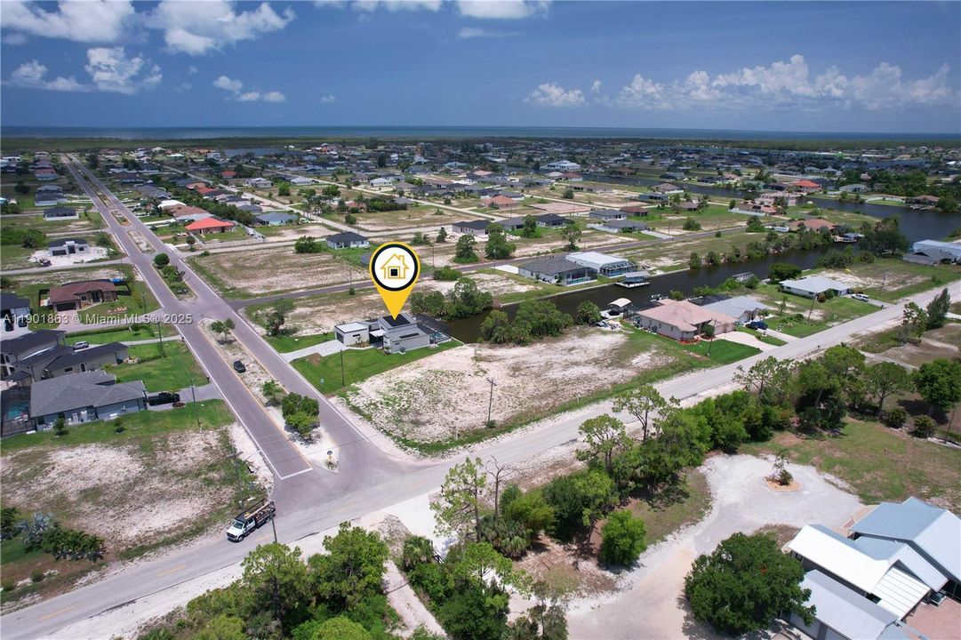 For Sale: $799,900 (4 beds, 3 baths, 2295 Square Feet)