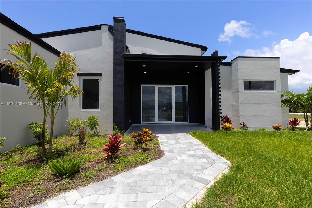 For Sale: $799,900 (4 beds, 3 baths, 2295 Square Feet)