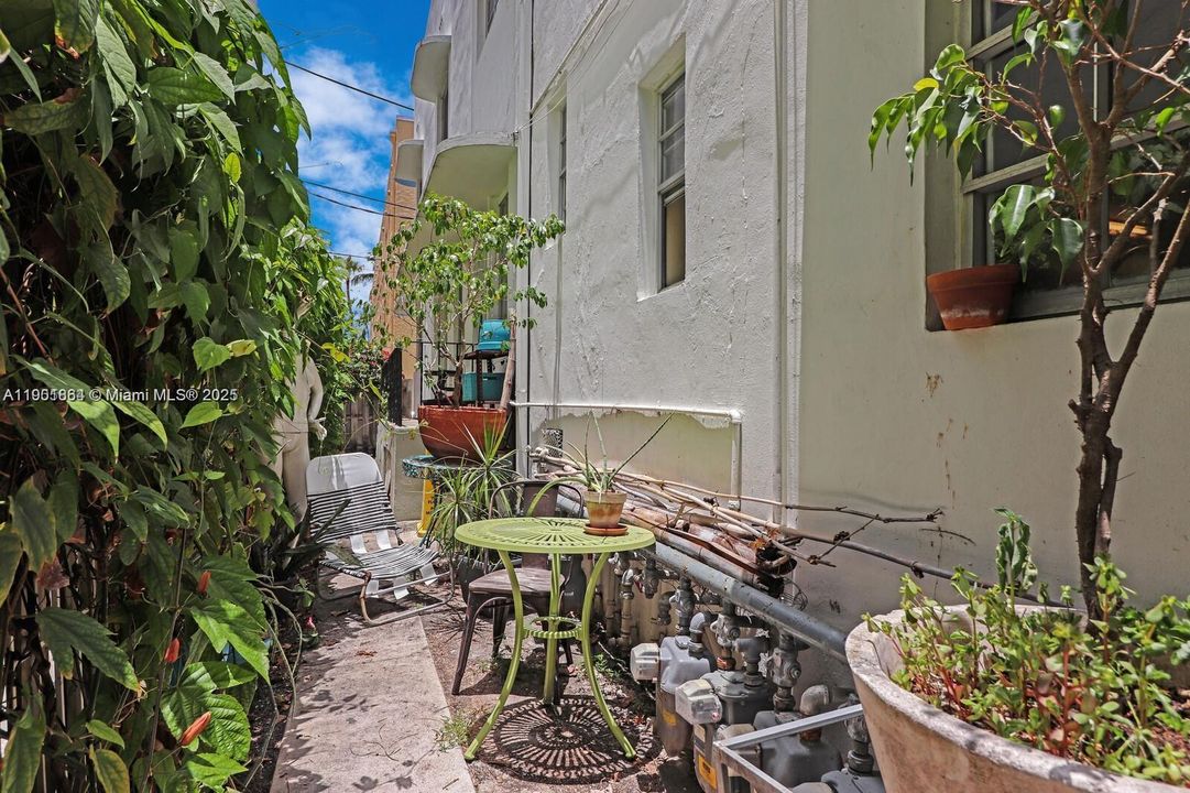 待售: $205,000 (0 贝兹, 1 浴室, 505 平方英尺)