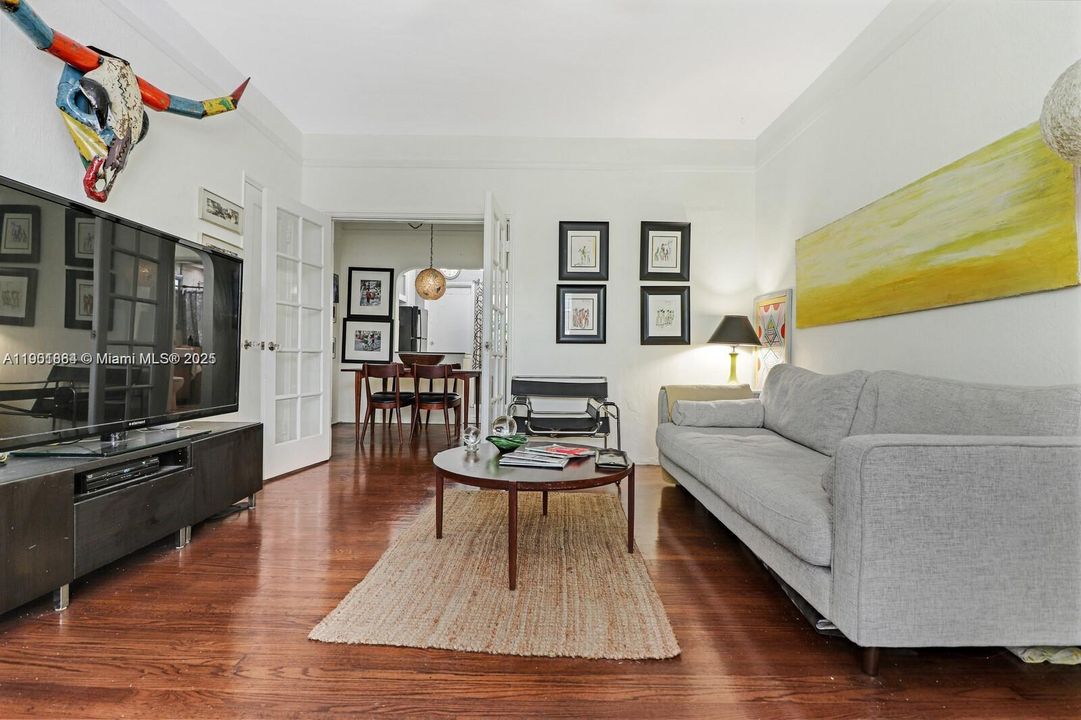 待售: $205,000 (0 贝兹, 1 浴室, 505 平方英尺)