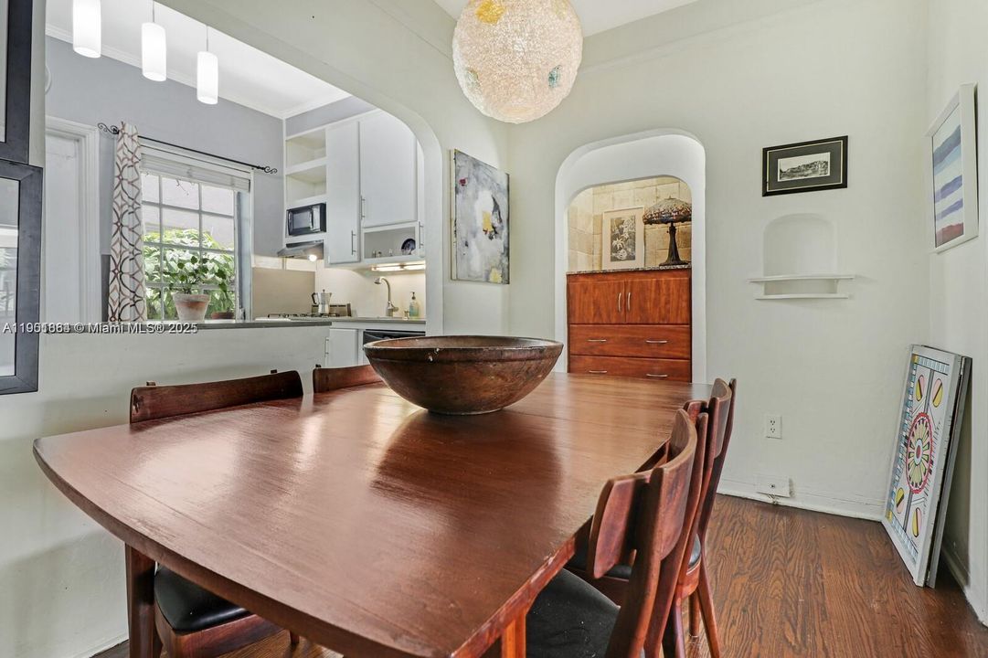 待售: $205,000 (0 贝兹, 1 浴室, 505 平方英尺)