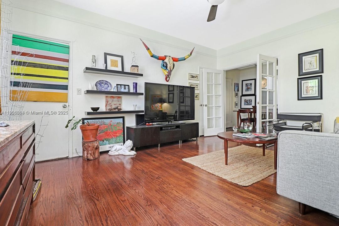 待售: $205,000 (0 贝兹, 1 浴室, 505 平方英尺)