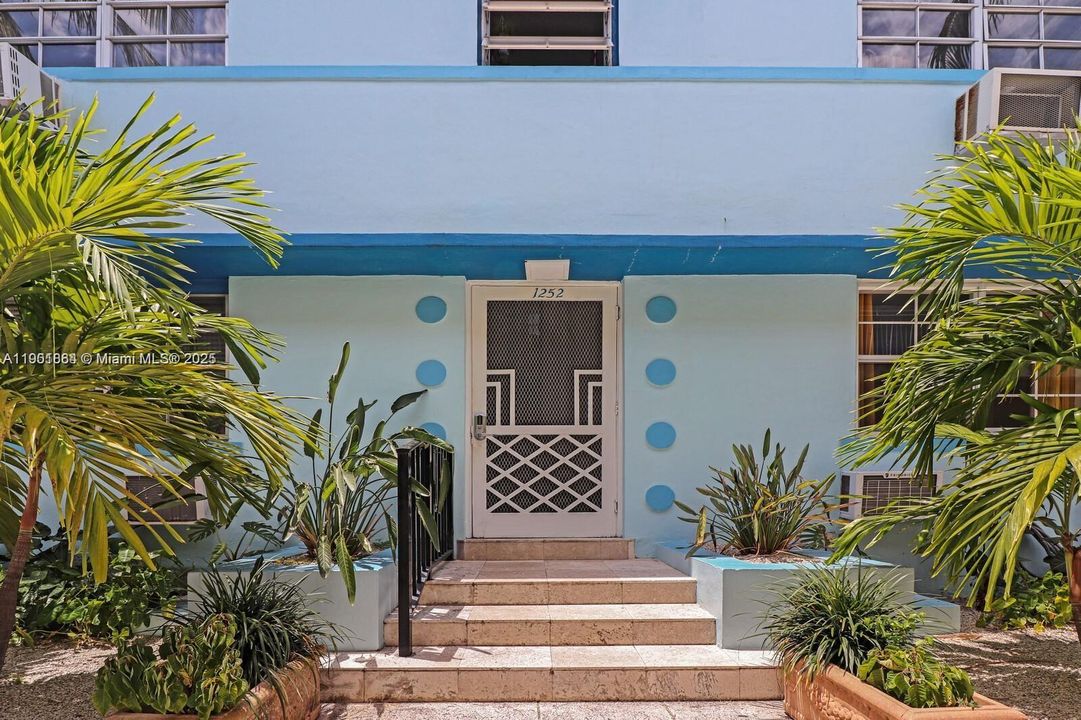 待售: $205,000 (0 贝兹, 1 浴室, 505 平方英尺)