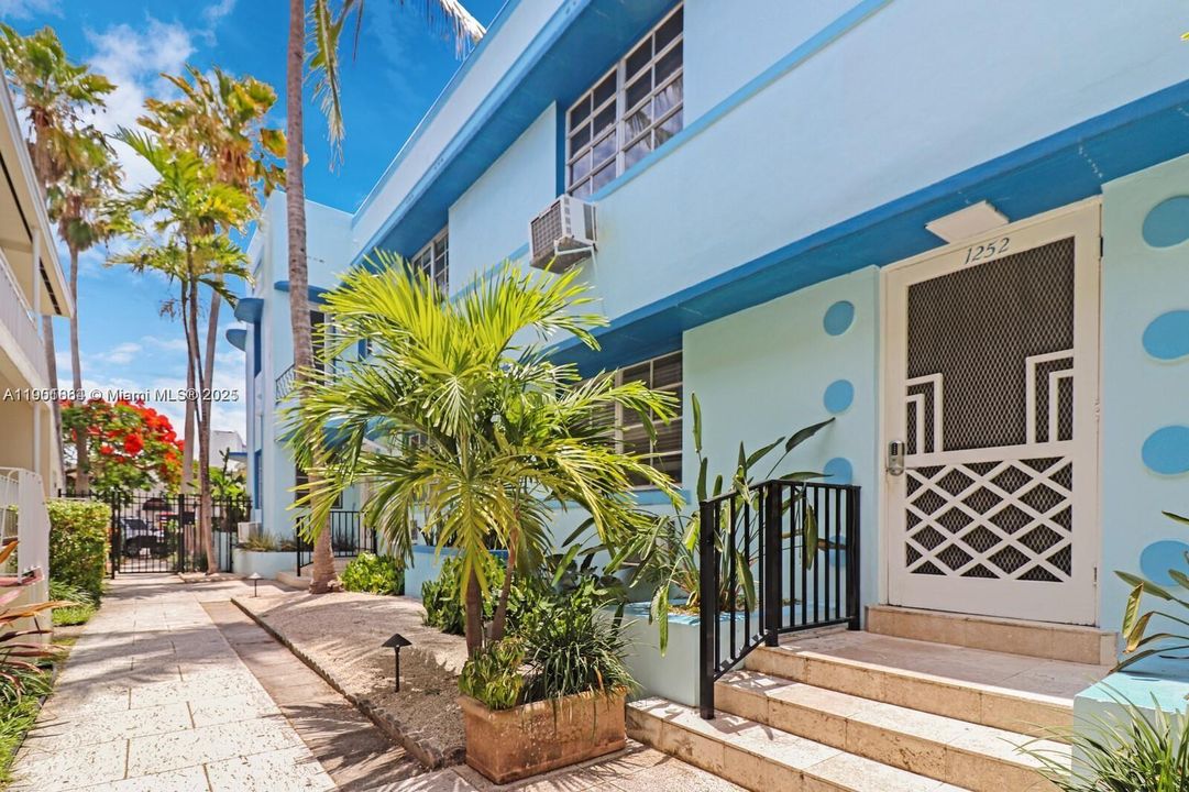 待售: $205,000 (0 贝兹, 1 浴室, 505 平方英尺)