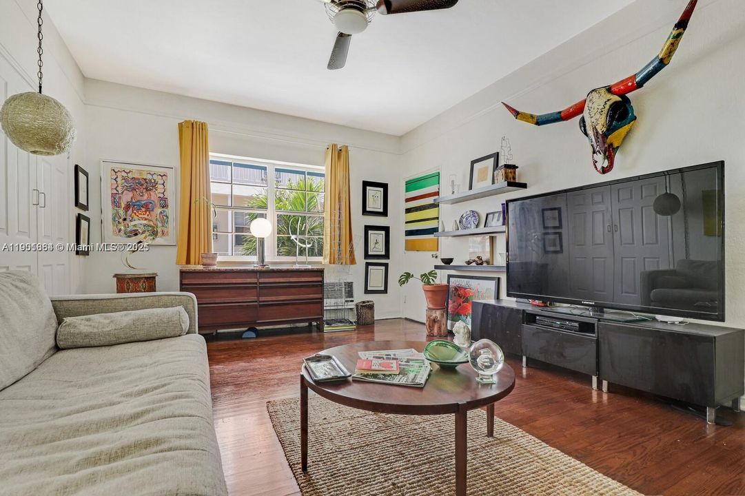 待售: $205,000 (0 贝兹, 1 浴室, 505 平方英尺)