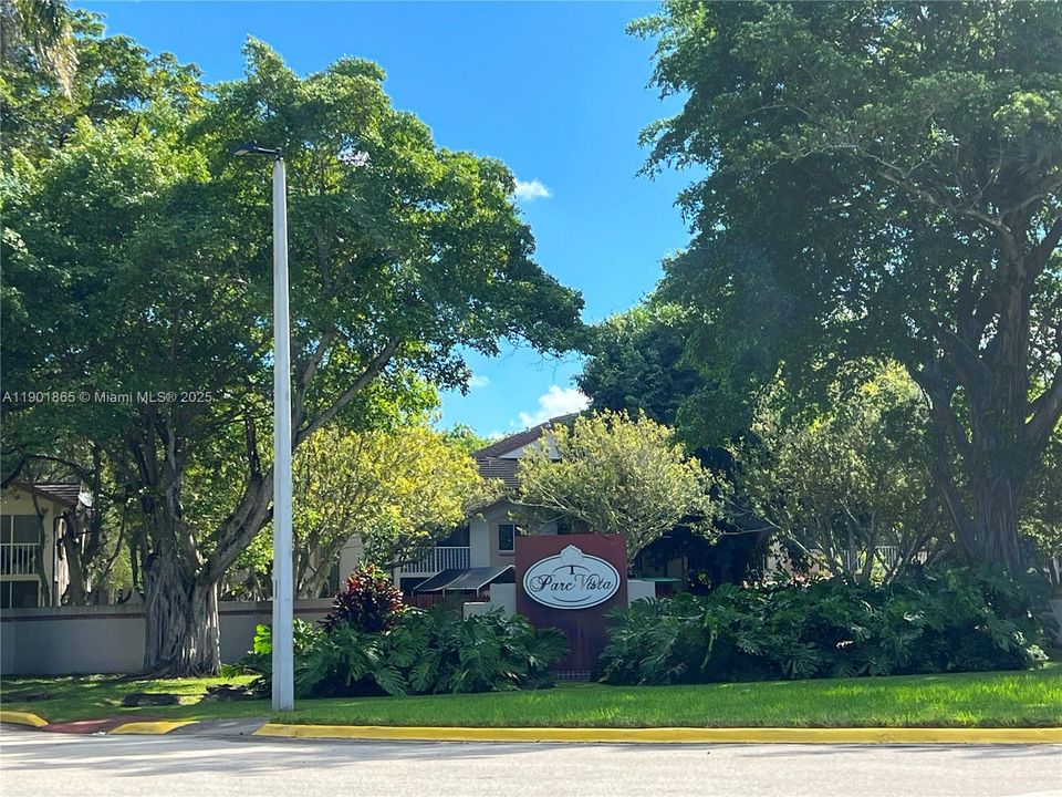 For Sale: $315,000 (2 beds, 2 baths, 1224 Square Feet)