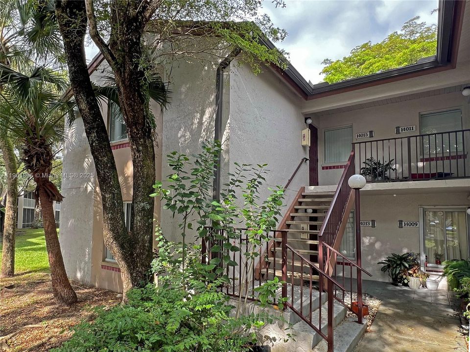 For Sale: $315,000 (2 beds, 2 baths, 1224 Square Feet)