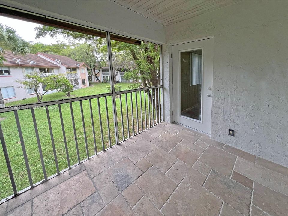 For Sale: $315,000 (2 beds, 2 baths, 1224 Square Feet)