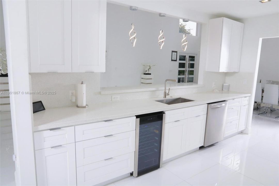 For Rent: $7,000 (4 beds, 3 baths, 4209 Square Feet)