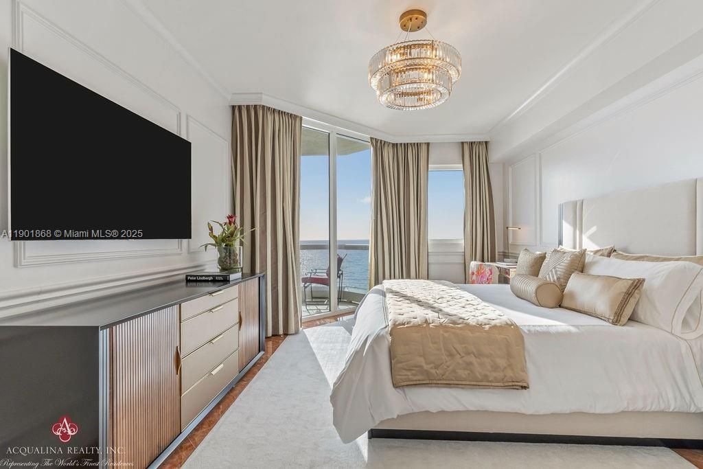 For Sale: $3,545,000 (3 beds, 3 baths, 2031 Square Feet)