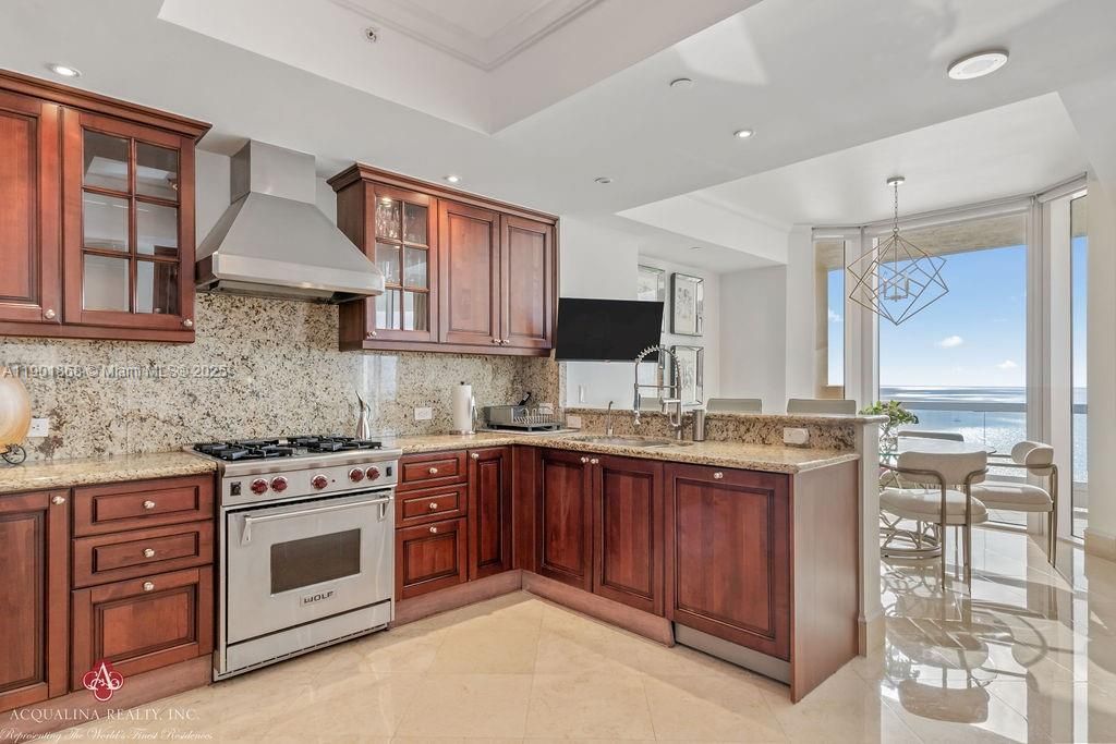 For Sale: $3,545,000 (3 beds, 3 baths, 2031 Square Feet)