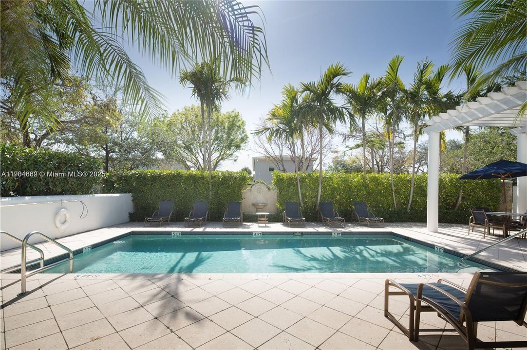 For Rent: $8,500 (3 beds, 2 baths, 2046 Square Feet)