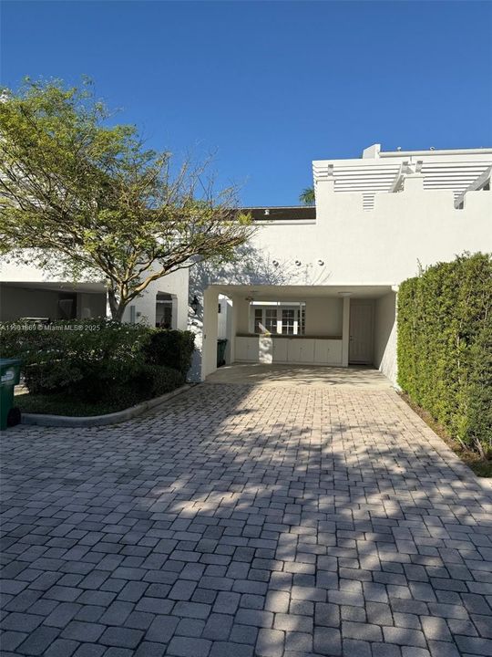 For Rent: $8,500 (3 beds, 2 baths, 2046 Square Feet)