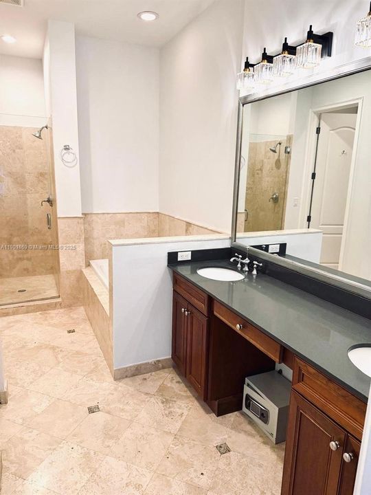 For Rent: $8,500 (3 beds, 2 baths, 2046 Square Feet)