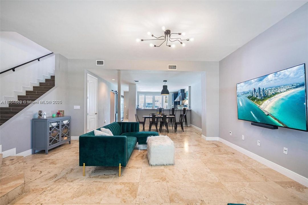 For Rent: $8,500 (3 beds, 2 baths, 2046 Square Feet)