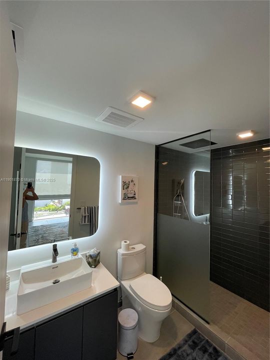 For Sale: $615,000 (2 beds, 1 baths, 647 Square Feet)