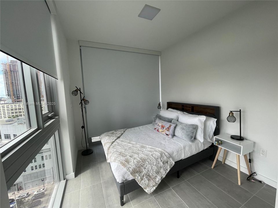 For Sale: $615,000 (2 beds, 1 baths, 647 Square Feet)