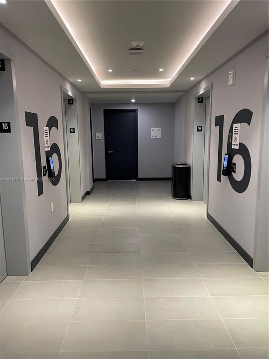 For Sale: $615,000 (2 beds, 1 baths, 647 Square Feet)