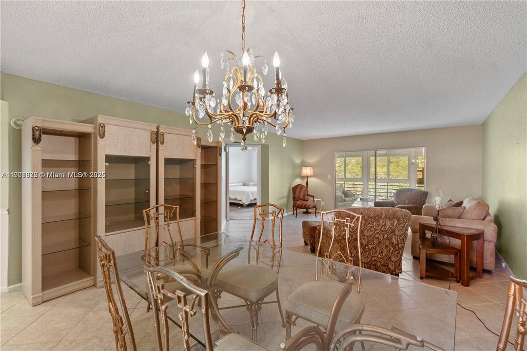 For Sale: $170,000 (2 beds, 2 baths, 1225 Square Feet)