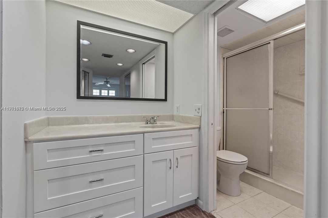 For Sale: $170,000 (2 beds, 2 baths, 1225 Square Feet)