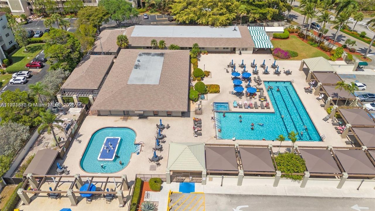 For Sale: $170,000 (2 beds, 2 baths, 1225 Square Feet)