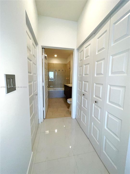 For Sale: $485,000 (2 beds, 2 baths, 1129 Square Feet)