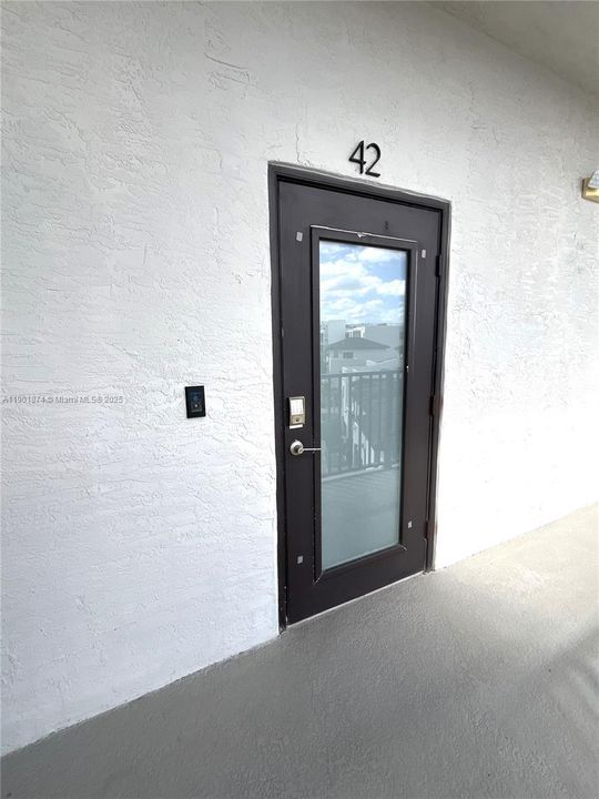 For Sale: $485,000 (2 beds, 2 baths, 1129 Square Feet)