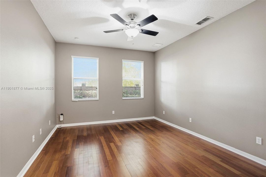 待售: $339,990 (3 贝兹, 2 浴室, 1686 平方英尺)