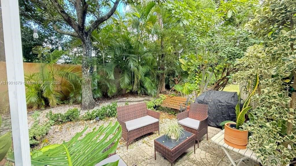 Recently Rented: $2,999 (3 beds, 2 baths, 1386 Square Feet)