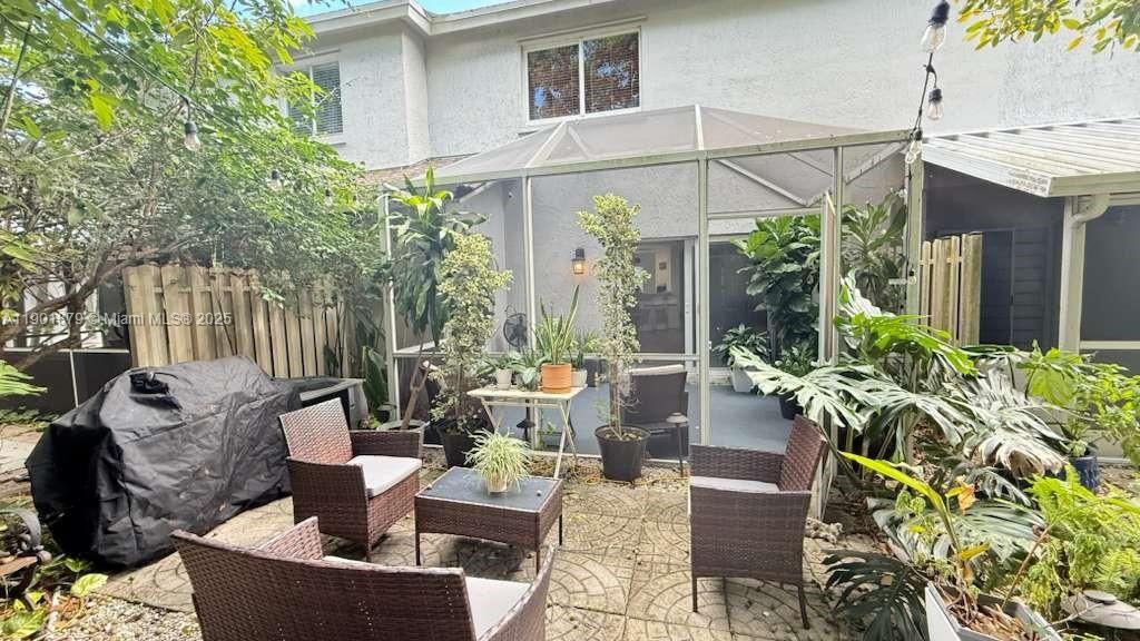 Recently Rented: $2,999 (3 beds, 2 baths, 1386 Square Feet)