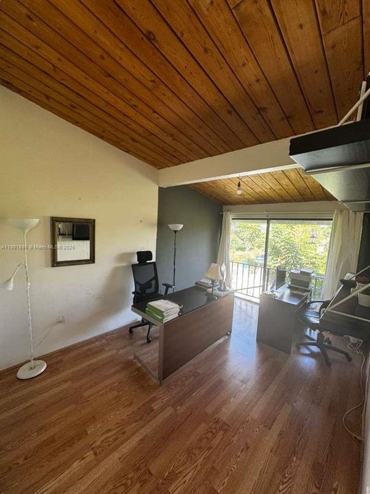 For Rent: $2,800 (3 beds, 3 baths, 1688 Square Feet)