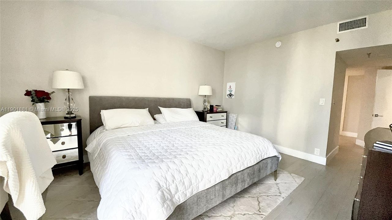 For Rent: $4,785 (2 beds, 2 baths, 1464 Square Feet)